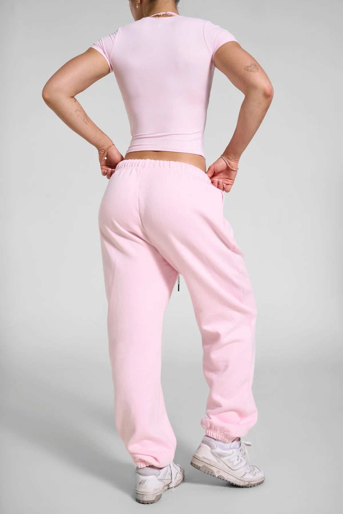 W257 My eyes are up here Jogger - Pink