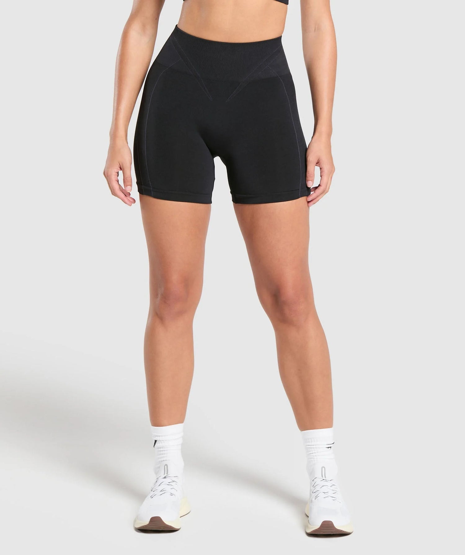 Apex Contrast Short - Black/Brushed Grey