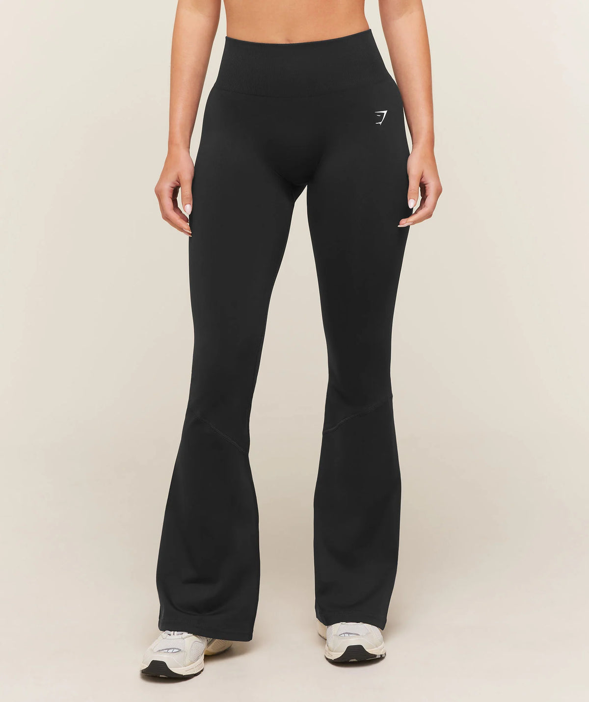 Everyday Seamless Flared Legging - Black