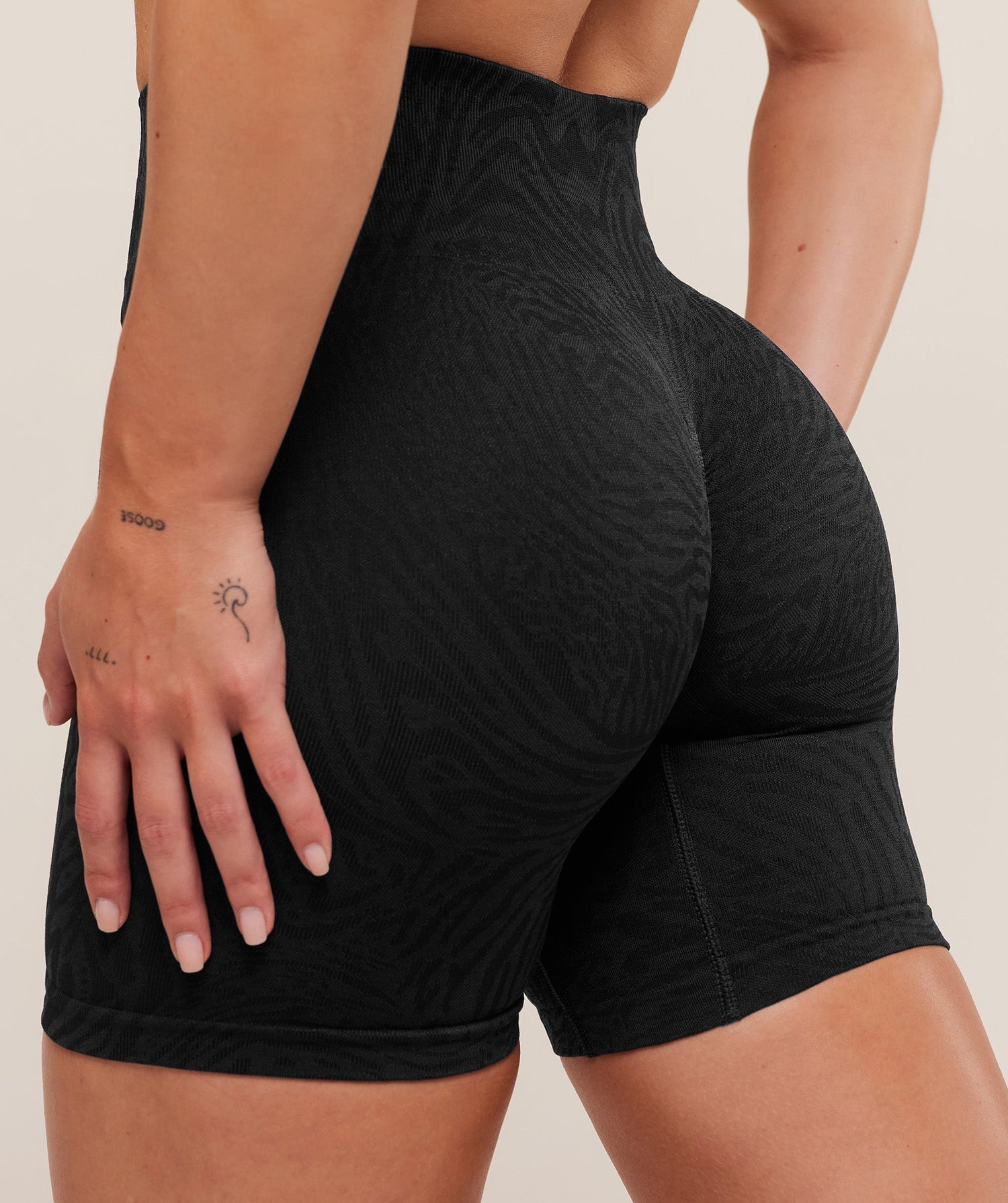 Adapt Animal Seamless Shorts - Black/Asphalt Grey
